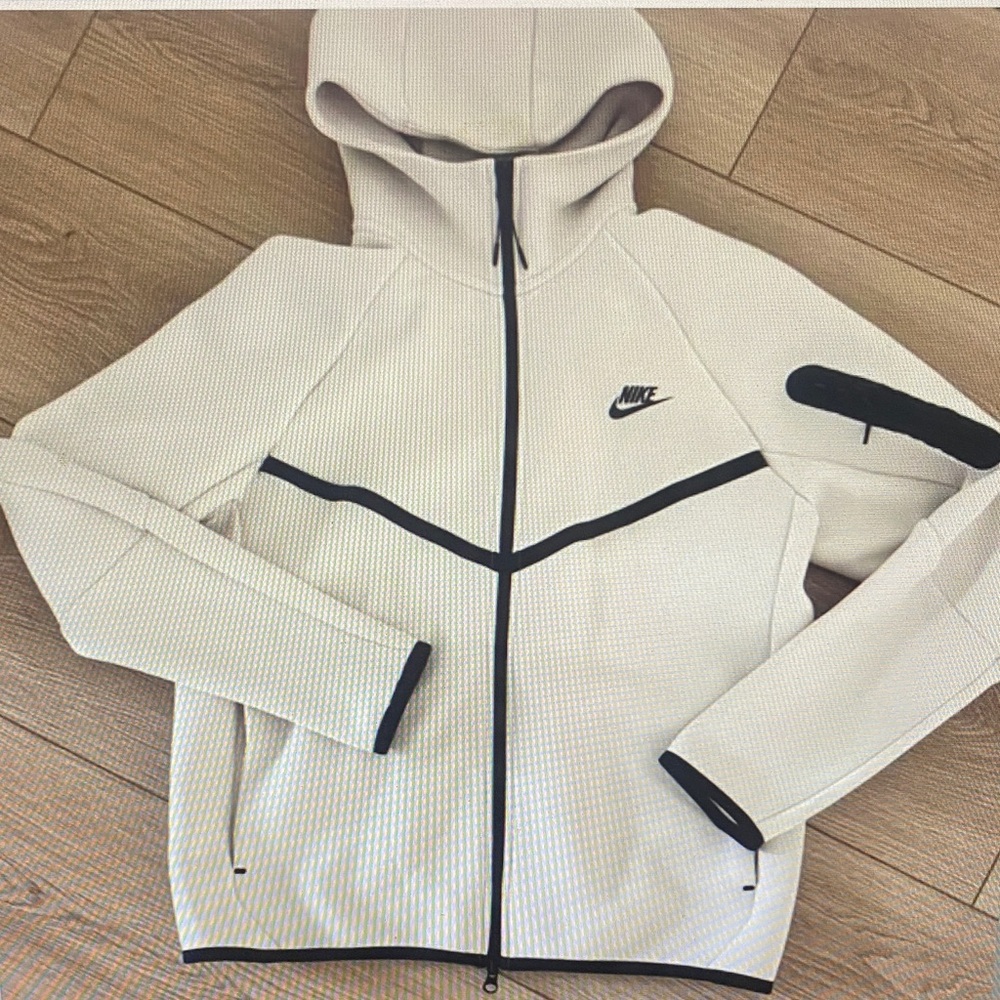 Nike Men's White and Black Performance Jacket